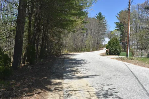 16 Otter Road Raymond NH 03077
