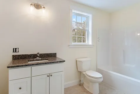 9b Hidden Meadow Lane Epping NH 03042