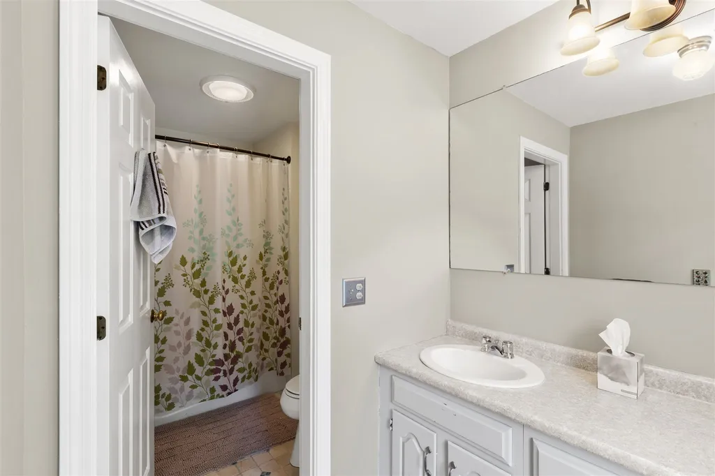 223 Shindagan Road Wilmot NH 03287