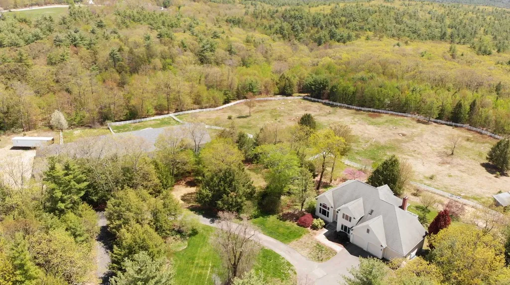 54 Chestnut Hill Road Amherst NH 03031