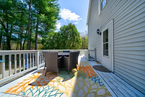 15 Wimbledon Drive Londonderry NH 03053