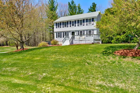 15 Wimbledon Drive Londonderry NH 03053