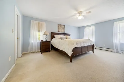 15 Wimbledon Drive Londonderry NH 03053