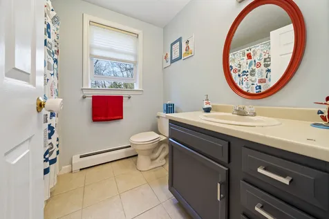 15 Wimbledon Drive Londonderry NH 03053
