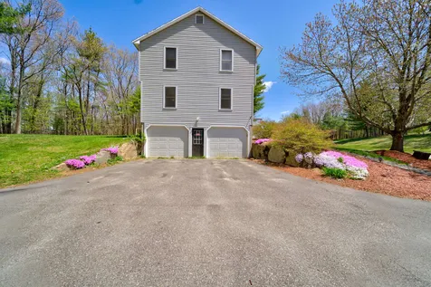 15 Wimbledon Drive Londonderry NH 03053