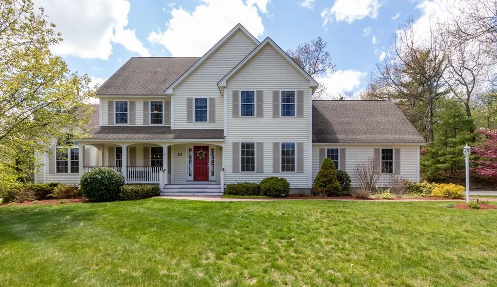 23 Bear Run Drive Litchfield NH 03052