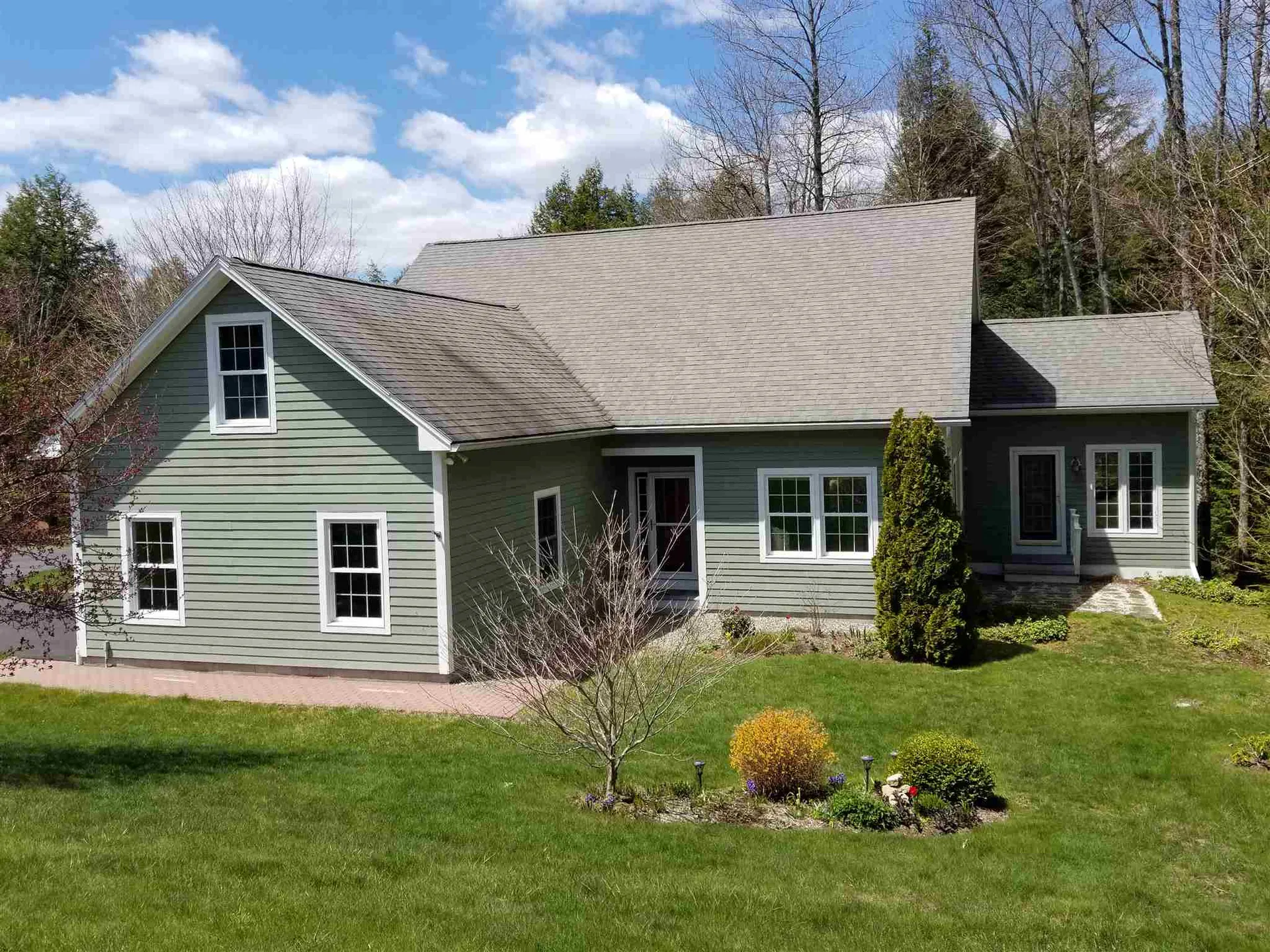 55 Spruce Lane New London NH 03257