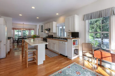 55 Spruce Lane New London NH 03257