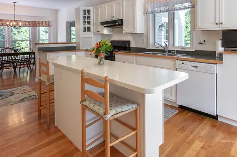55 Spruce Lane New London NH 03257