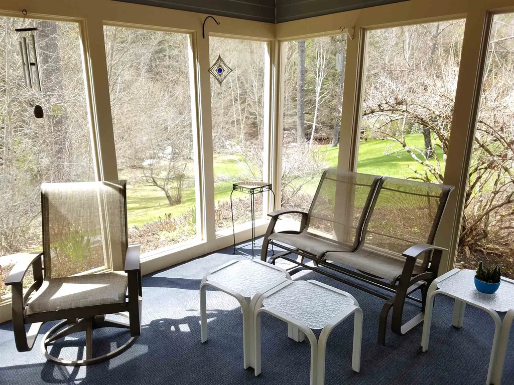 Sun Room 41 Brookside Rd., Thornton, NH 03285 Alpine Lakes Real Estate