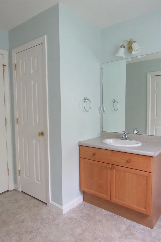 20 Bainbridge Drive Concord NH 03301