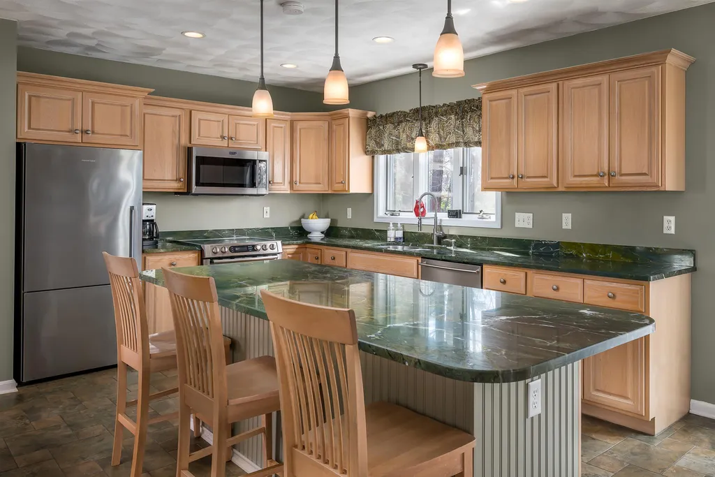 6 Falcone Circle Hampton NH 03842