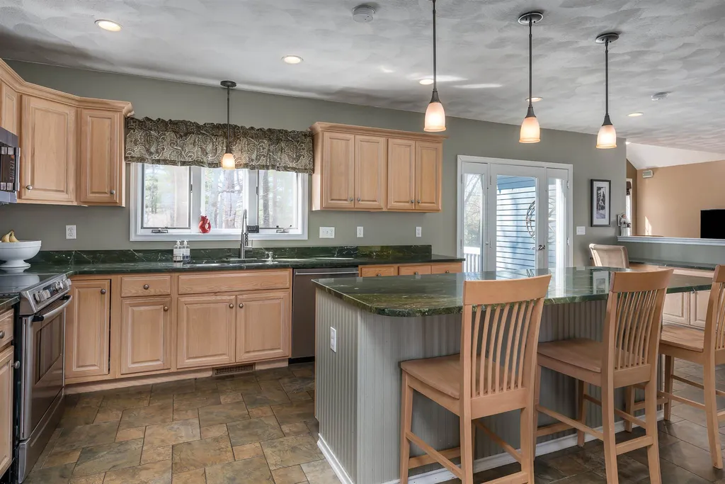 6 Falcone Circle Hampton NH 03842