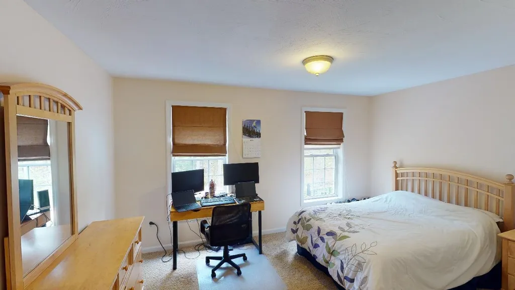 23 Chandler Drive Londonderry NH 03053