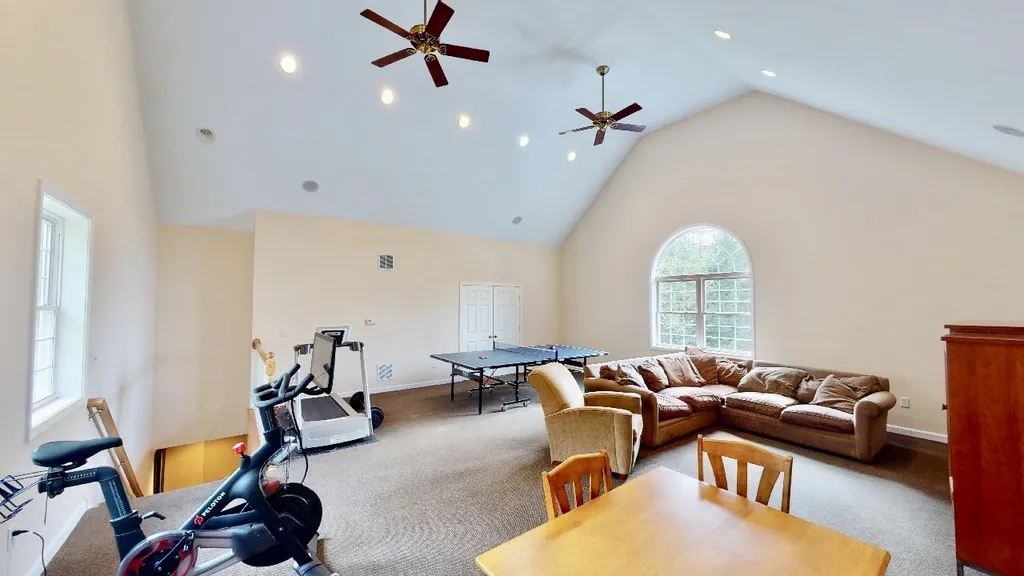 23 Chandler Drive Londonderry NH 03053