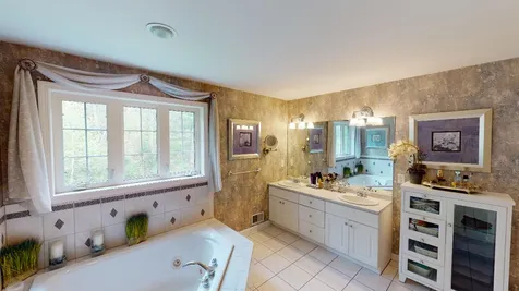 23 Chandler Drive Londonderry NH 03053