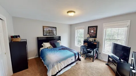 23 Chandler Drive Londonderry NH 03053