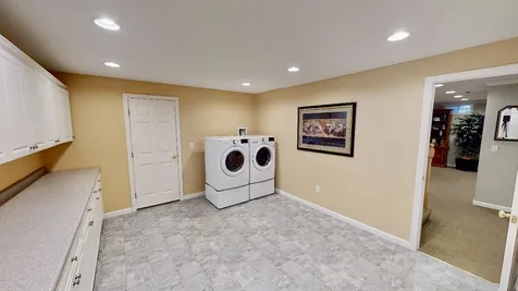 23 Chandler Drive Londonderry NH 03053