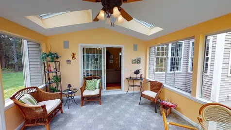 23 Chandler Drive Londonderry NH 03053