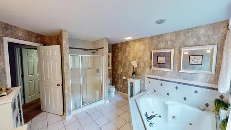 23 Chandler Drive Londonderry NH 03053