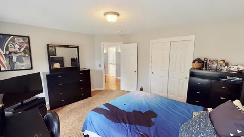 23 Chandler Drive Londonderry NH 03053