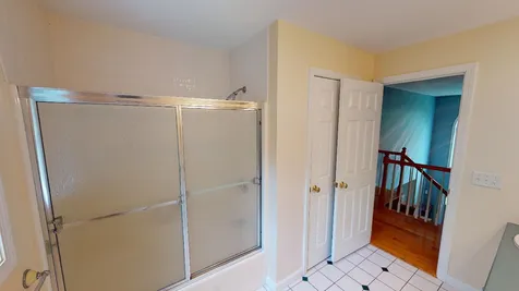 23 Chandler Drive Londonderry NH 03053