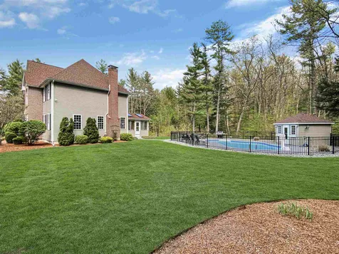 23 Chandler Drive Londonderry NH 03053