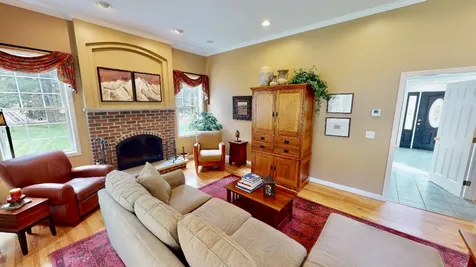 23 Chandler Drive Londonderry NH 03053