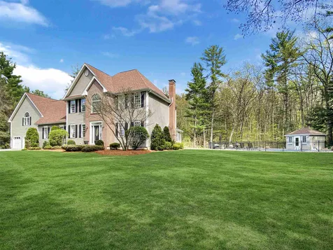 23 Chandler Drive Londonderry NH 03053