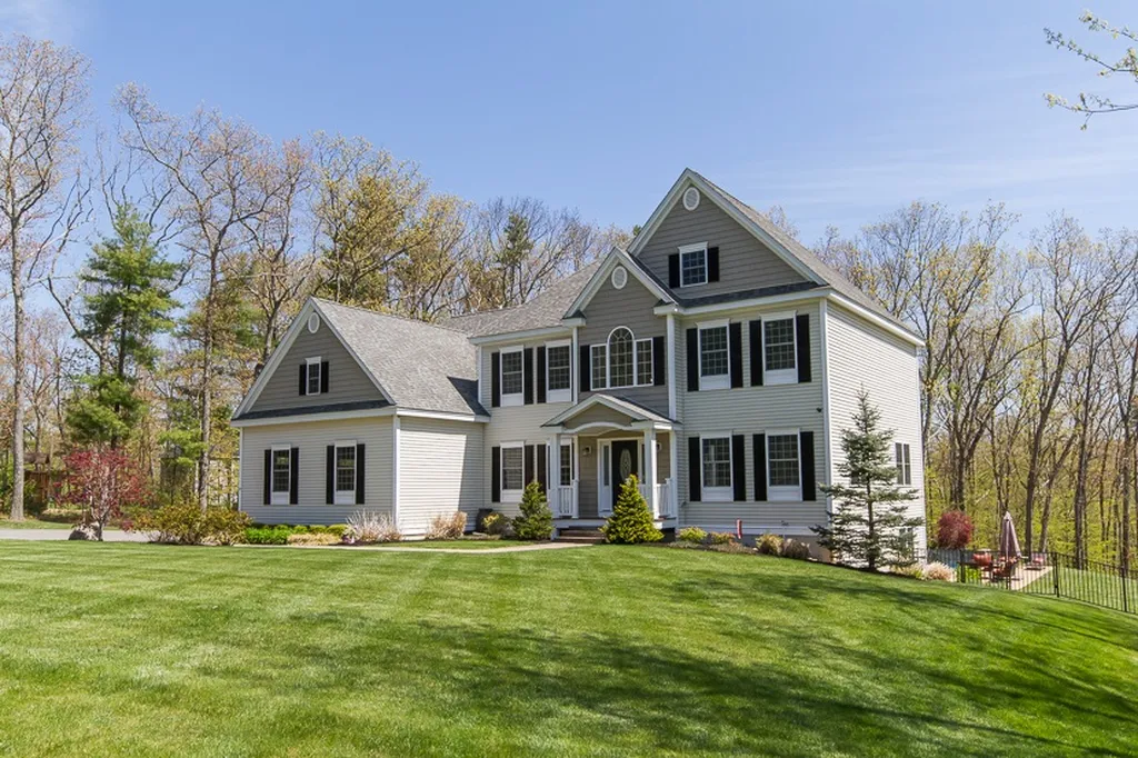 7 Weston Road Windham NH 03087