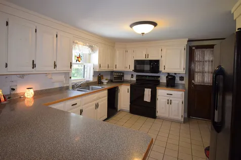 3 Thayer Road Kingston NH 03848