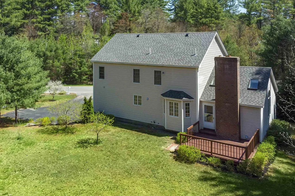 2 Burbank Road Londonderry NH 03053