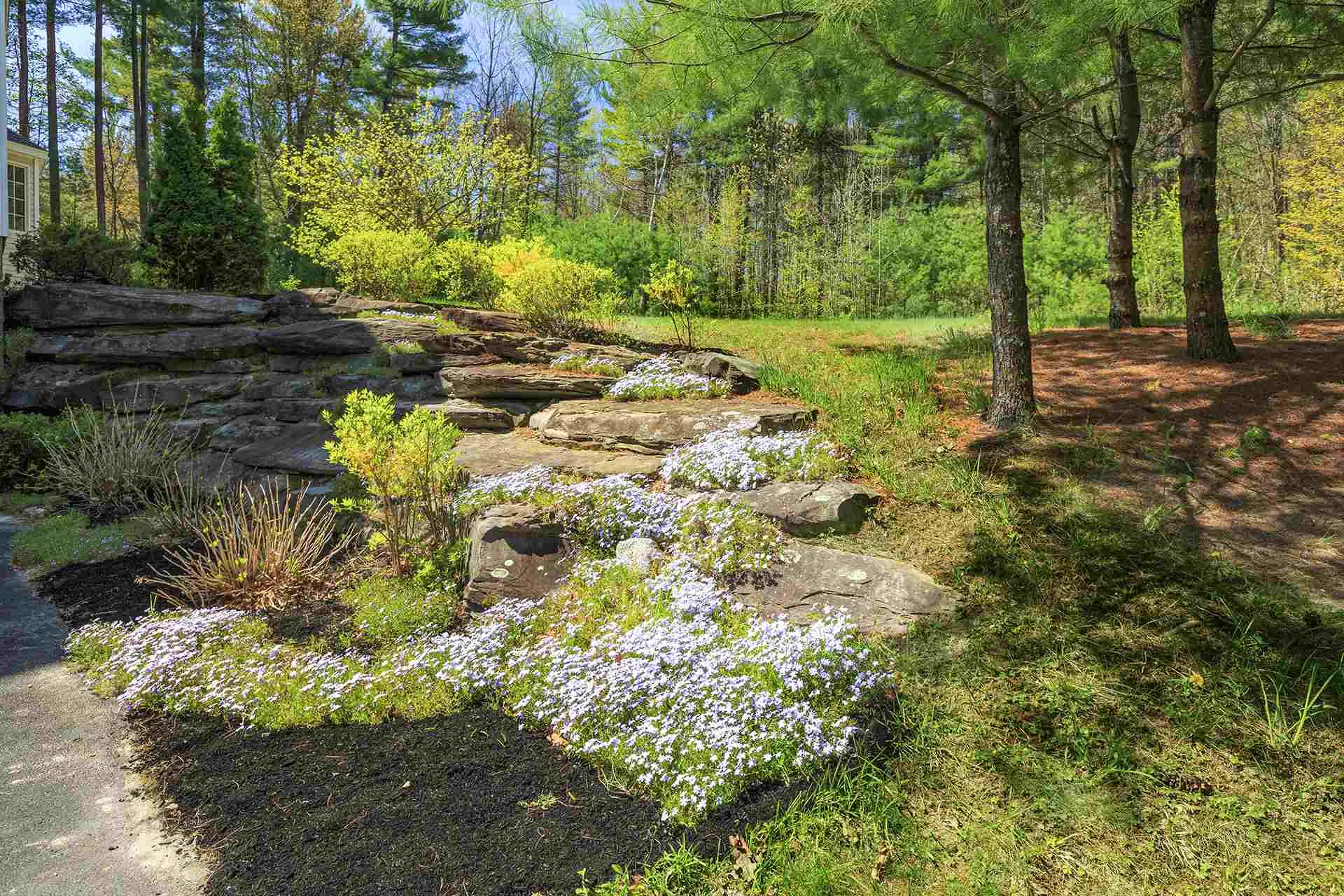 2 Burbank Road Londonderry NH 03053