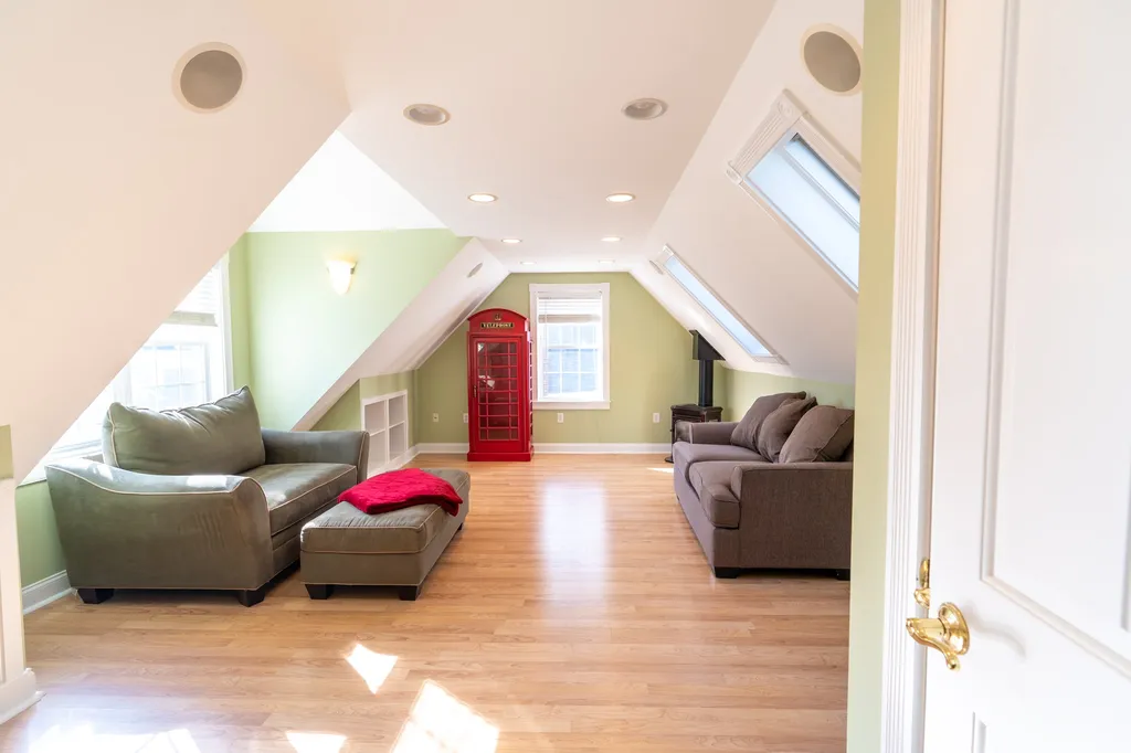 23 Kearsarge Lane Merrimack NH 03054