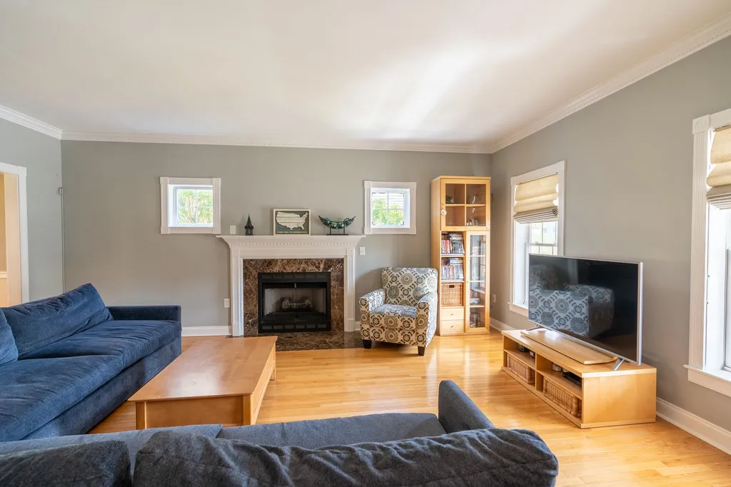 23 Kearsarge Lane Merrimack NH 03054