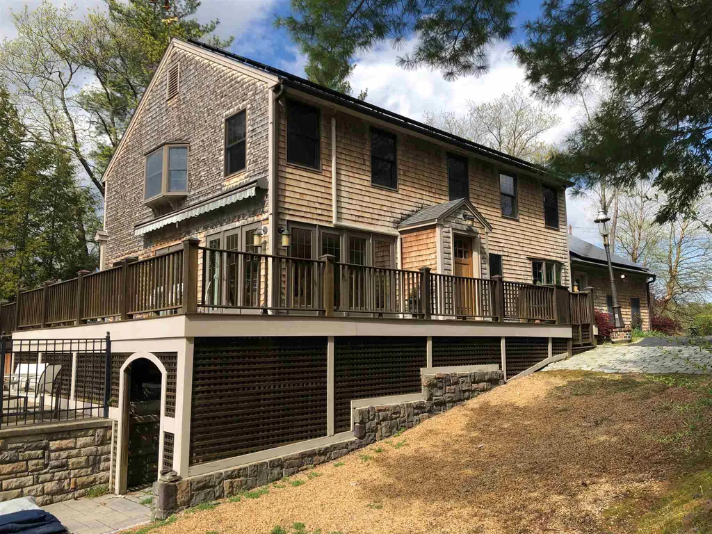 21 Moody Point Drive Newmarket, NH