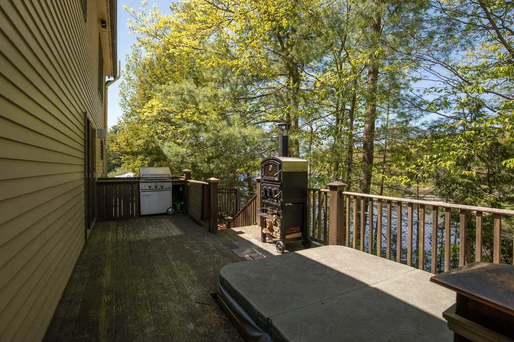 21 Moody Point Drive Newmarket NH 03857