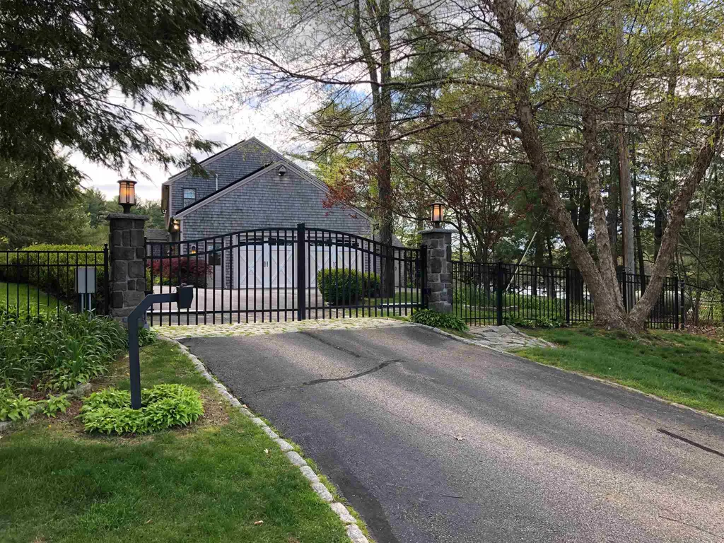 21 Moody Point Drive Newmarket NH 03857