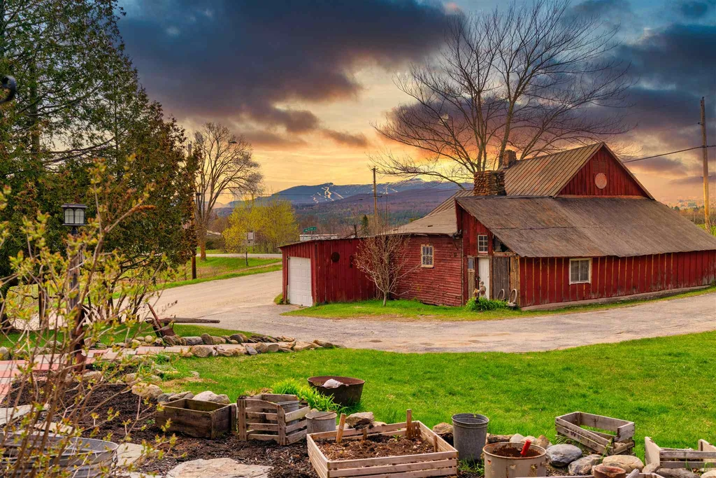 11 Moss Glen Falls Road Stowe VT 05672