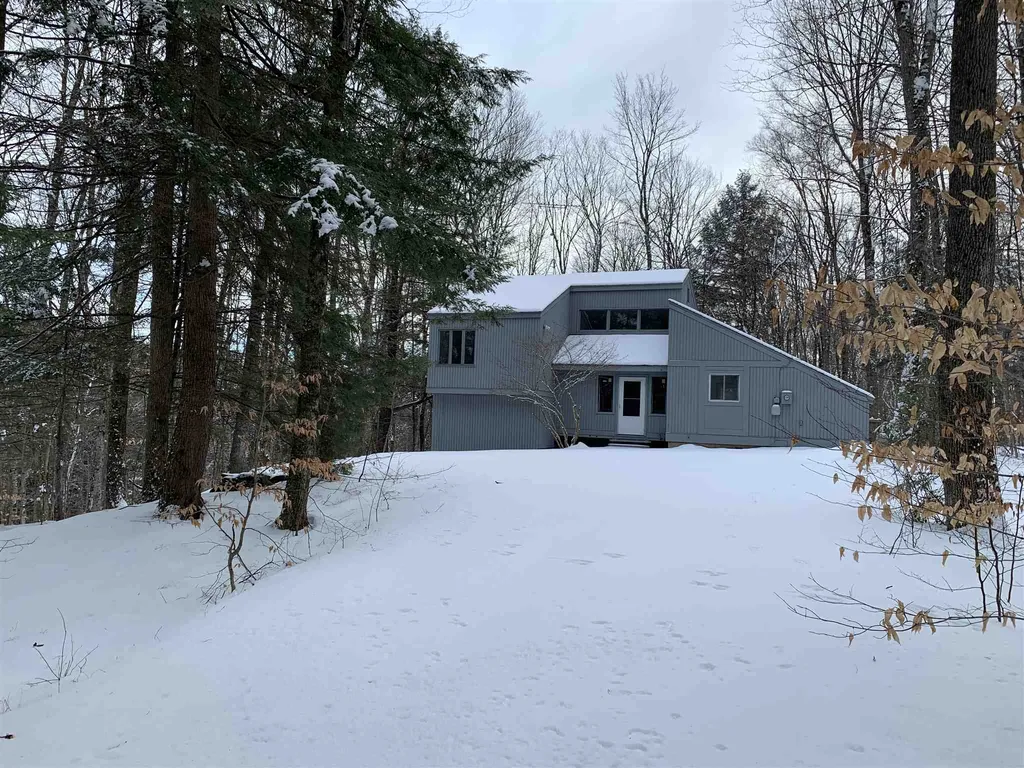 1662 Willard Road Hartford VT 05059