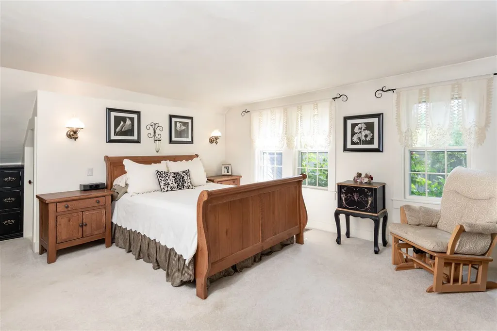 38&00 Gardner Hill Road Tamworth NH 03886