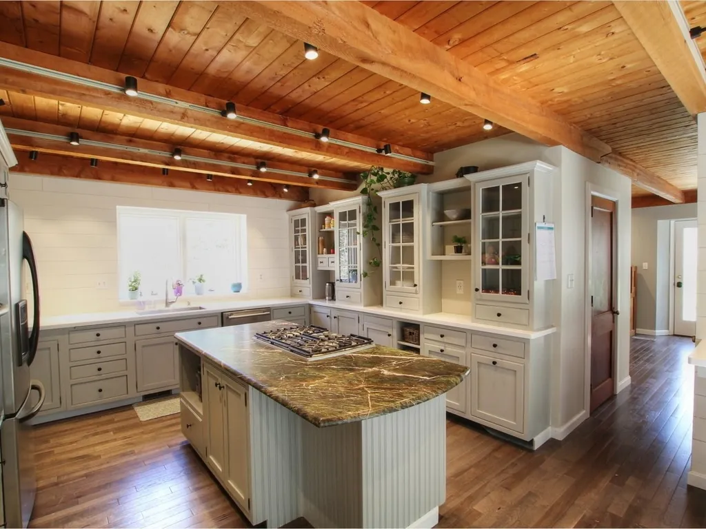 41 Leary Road Jericho VT 05465