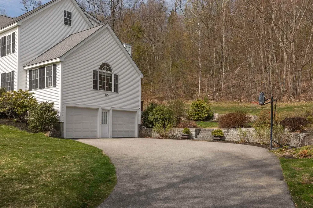 35 Longmeadow Drive Brentwood NH 03833