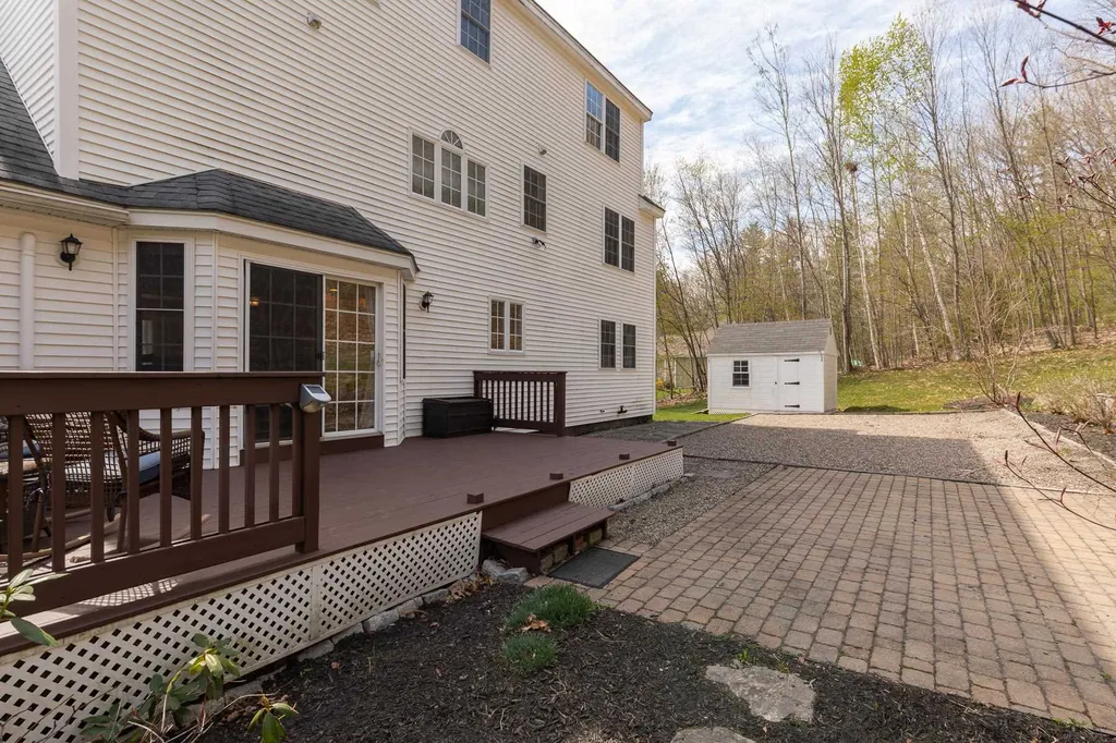 35 Longmeadow Drive Brentwood NH 03833