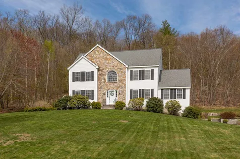 35 Longmeadow Drive Brentwood NH 03833