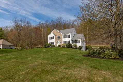 35 Longmeadow Drive Brentwood NH 03833