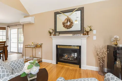 35 Longmeadow Drive Brentwood NH 03833