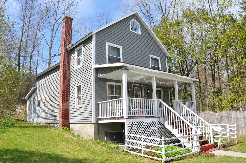 34 Riverside Heights Manchester VT 05255