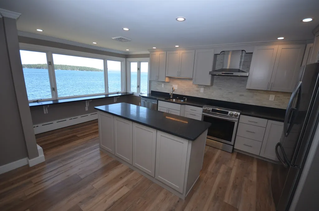 94 Belknap Point Road Gilford NH 03249