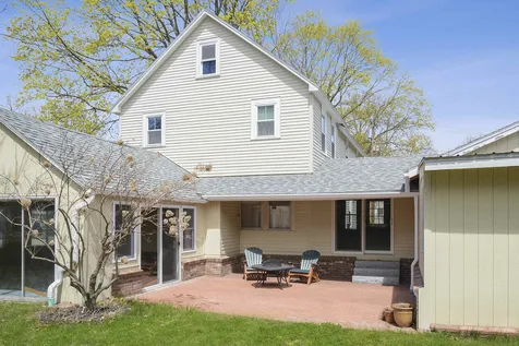 7 River Street Wolfeboro NH 03894